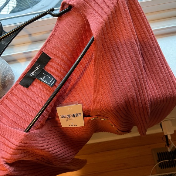 New Forever 21 coral crop top. Size L. - Picture 3 of 4